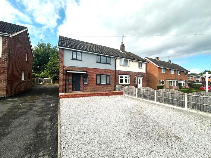 3 Bedroom Semi-Detached House For Sale In Sytch Lane, Wombourne, WV5