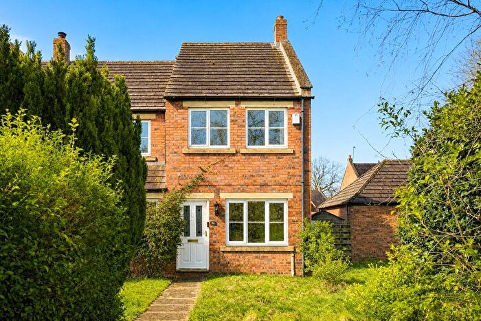 2 Bedroom End Terrace House For Sale In Rosecroft Way, York, YO30