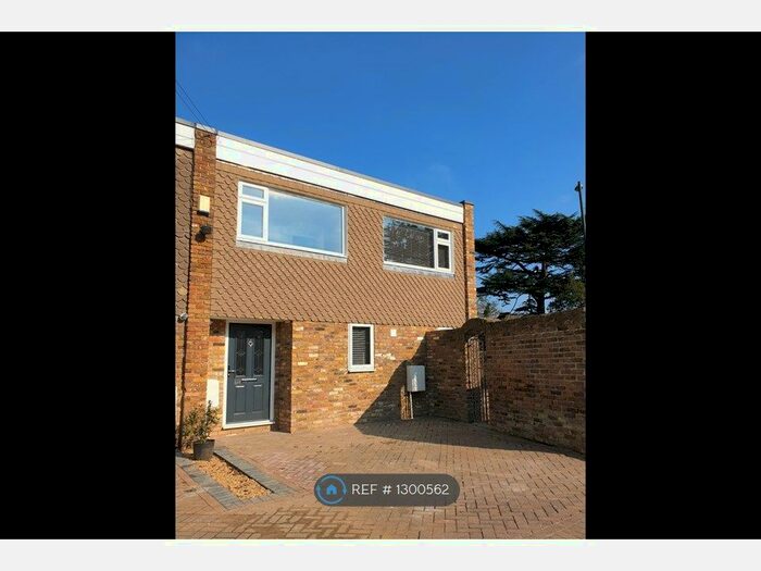 2 Bedroom End Of Terrace House To Rent In Fifth Cross Road, Twickenham TW2