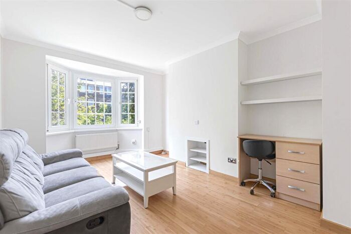 2 Bedroom Flat For Sale In Morris House, Roman Road, London, E2