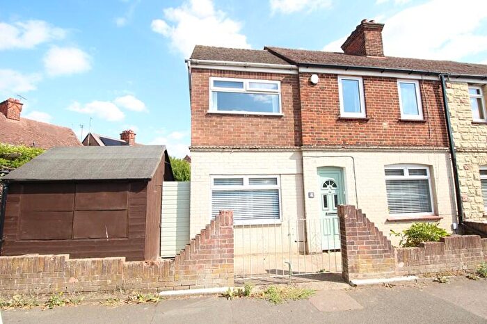 3 Bedroom Terraced House To Rent In Mount Pleasant Road, Clapham, MK41