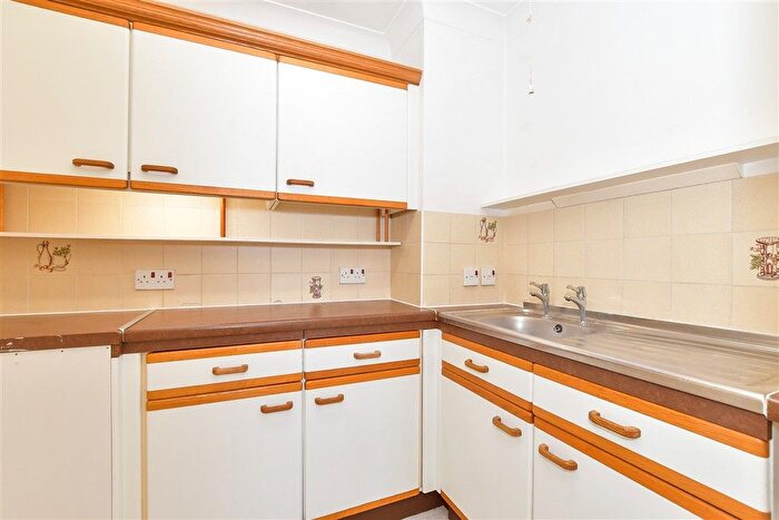 1 Bedroom Flat For Sale In West Street, Bognor Regis, West Sussex, PO21