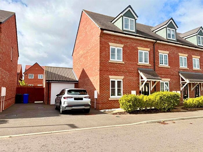 3 Bedroom Town House For Sale In Myrtlewood Road, Bury St. Edmunds, Suffolk, IP32