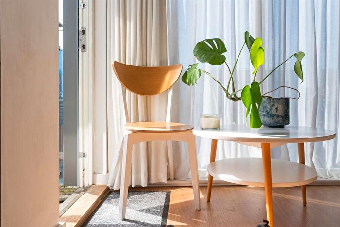 1 Bedroom Flat For Sale In Hamella House, Hackney, E9