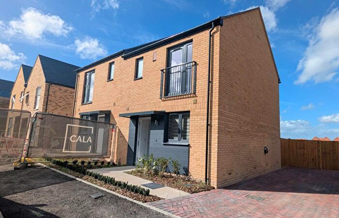2 Bedroom Semi-Detached House To Rent In Harebell Way, Winchester, Hampshire, SO22