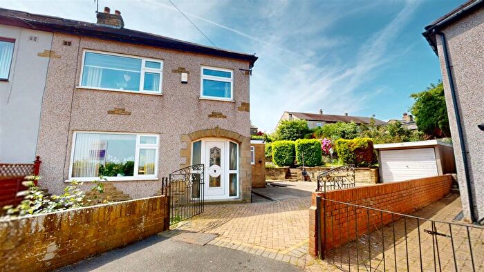 3 Bedroom Semi-Detached House For Sale In Joseph Avenue, Northowram, Halifax, HX3