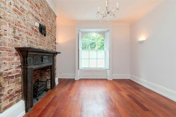 2 Bedroom Flat To Rent In Myddelton Square, Clerkenwell, London, EC1R