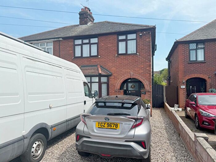3 Bedroom Semi-Detached House For Sale In Ipswich Road, Colchester, CO4