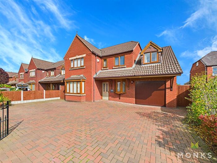 5 Bedroom Detached House For Sale In Queens Meadow, Queens Head, SY11
