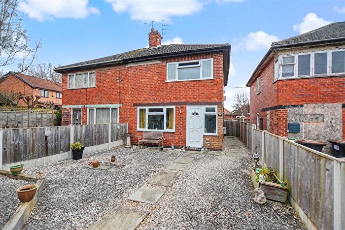3 Bedroom Semi Detached House For Sale In Mottram Road, Chilwell, Nottingham, NG9