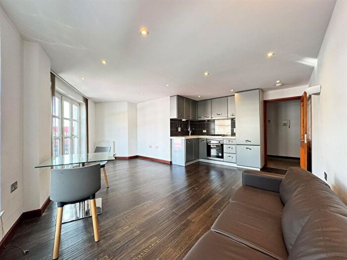 1 Bedroom Flat To Rent In Horizon Building, George Lane, South Woodford, E18