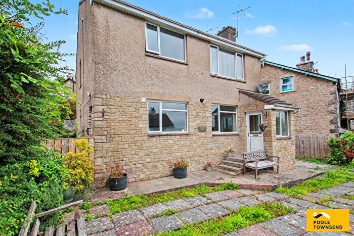 2 Bedroom Flat To Rent In Rufford Drive, Grange-over-sands, LA11