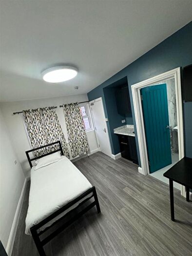 Studio To Rent In Glenny Road, Barking, IG11