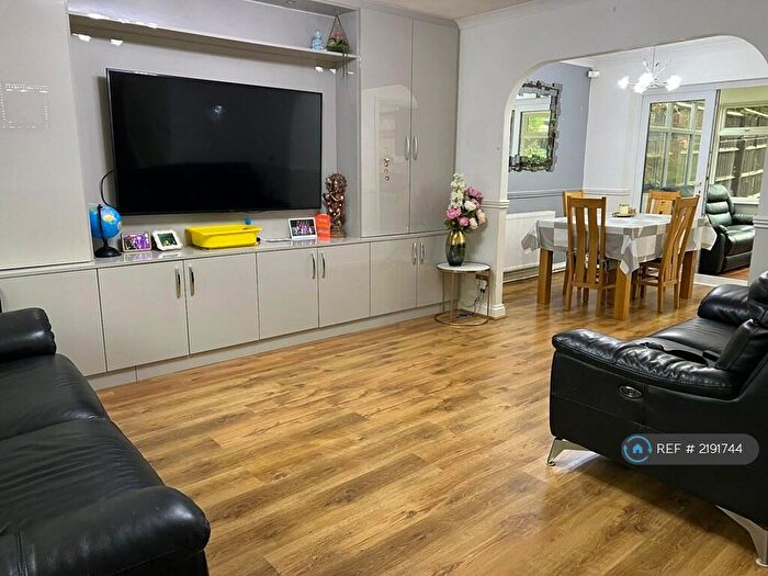 3 Bedroom Detached House To Rent In Shorham Rise, Milton Keynes, MK8