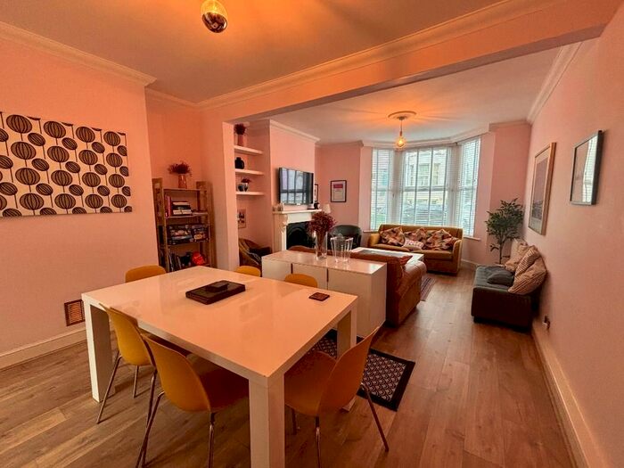 2 Bedroom Flat To Rent In Montgomery Street, Hove, BN3