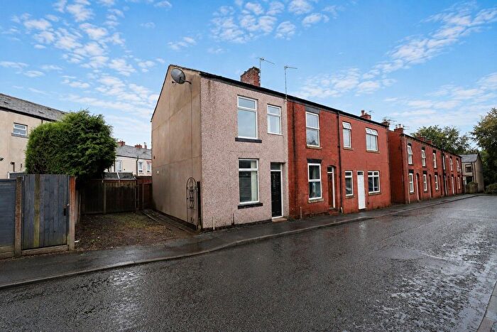 3 Bedroom End Terrace House For Sale In Shadwell Street East, Heywood, OL10