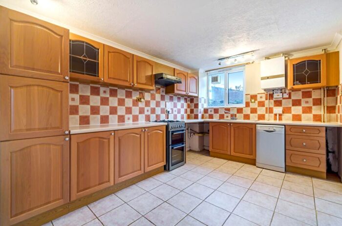 2 Bedroom End Of Terrace House To Rent In Valon Road, Arborfield, Reading, Berkshire, RG2