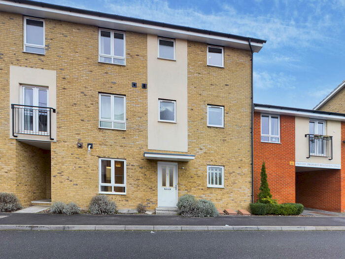 2 Bedroom Maisonette To Rent In The Roperies, High Wycombe, HP13