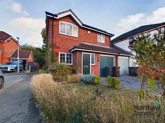3 Bedroom Link Detached House To Rent In Stable Close, Colchester, CO3