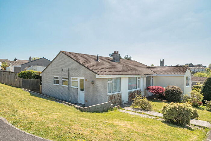 3 Bedroom Semi-Detached Bungalow For Sale In Broadmead, Callington, PL17