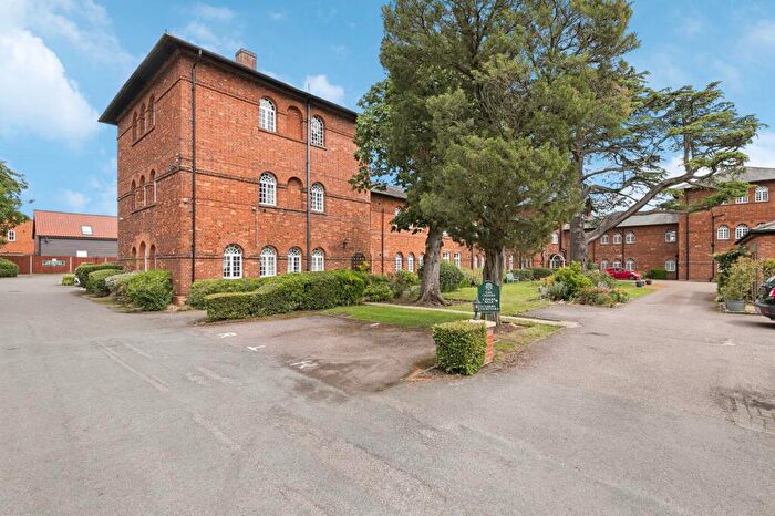 2 Bedroom Flat For Sale In Dunstable Street, Ampthill, MK45