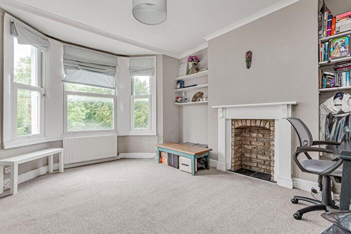 2 Bedroom Flat To Rent In Fulham Palace Road, Bishops Park, SW6