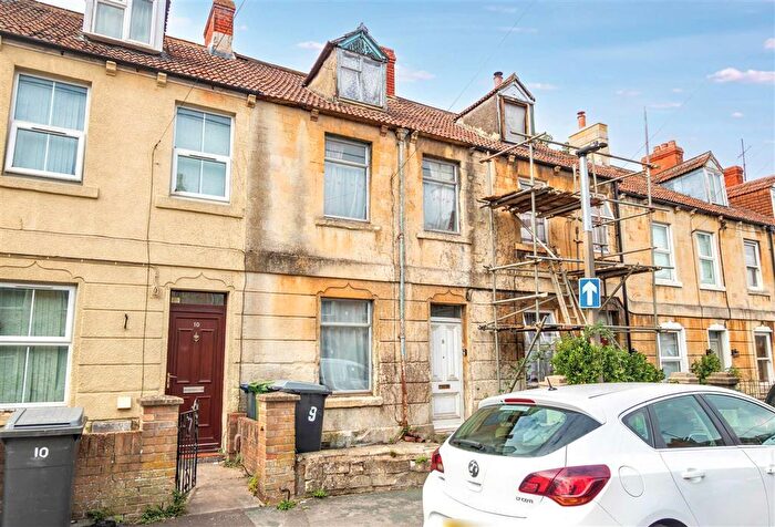 3 Bedroom Terraced House For Sale In Park Street, Trowbridge, BA14