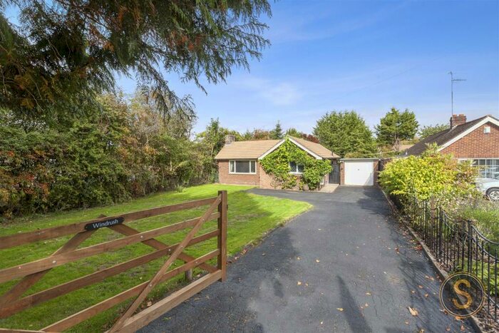 2 Bedroom Detached Bungalow For Sale In Tring Road, Northchurch, Berkhamsted, HP4