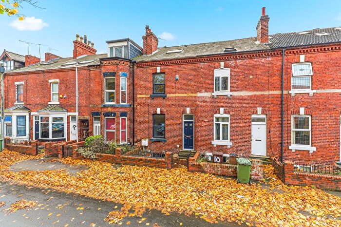 5 Bedroom Terraced House For Sale In Berners Street, Wakefield, WF1