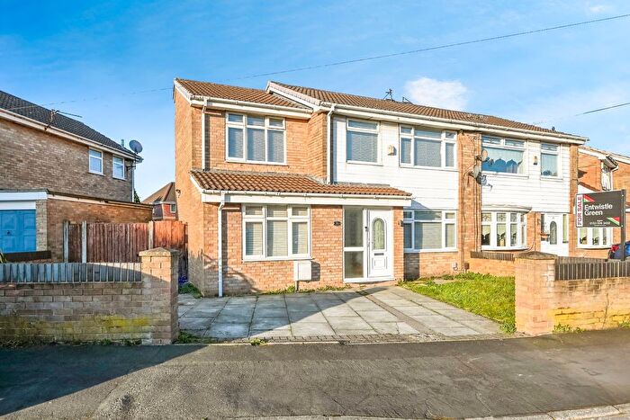 4 Bedroom Semi-Detached House For Sale In Redwood Way, Kirkby, Merseyside, L33