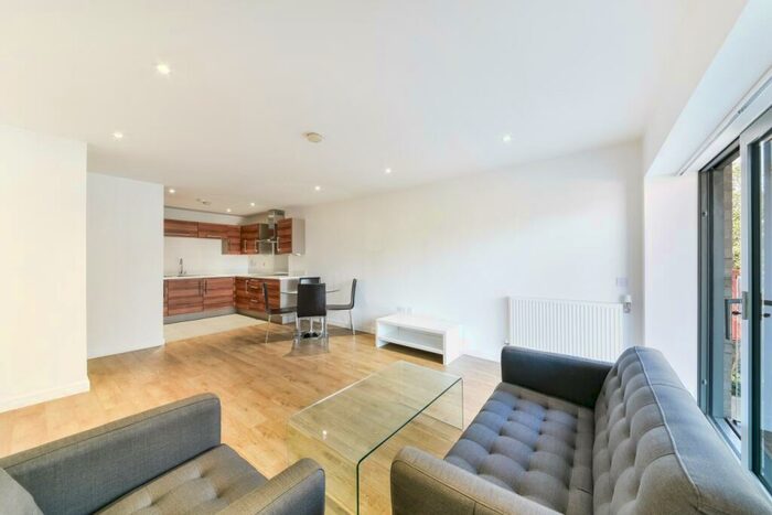 1 Bedroom Flat To Rent In Ben Jonson Road, Stepney Green, London, E1