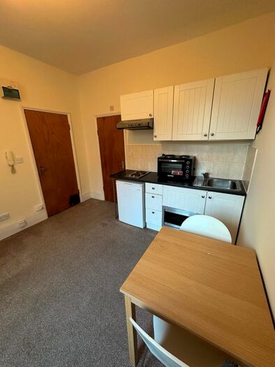 1 Bedroom Flat To Rent In Benwell Road, London, N7