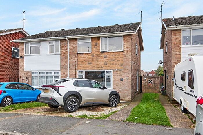 3 Bedroom Semi Detached House For Sale In Severn Court, Burton Latimer, NN15