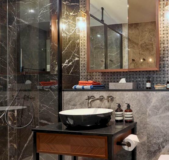 1 Bedroom Apartment For Sale In Saffron Gardens, London Dock, Virginia Street, London, E1W