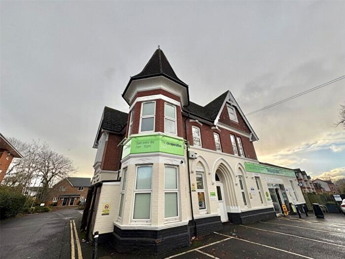 2 Bedroom Apartment To Rent In Archers Road, Southampton, Hampshire, SO15