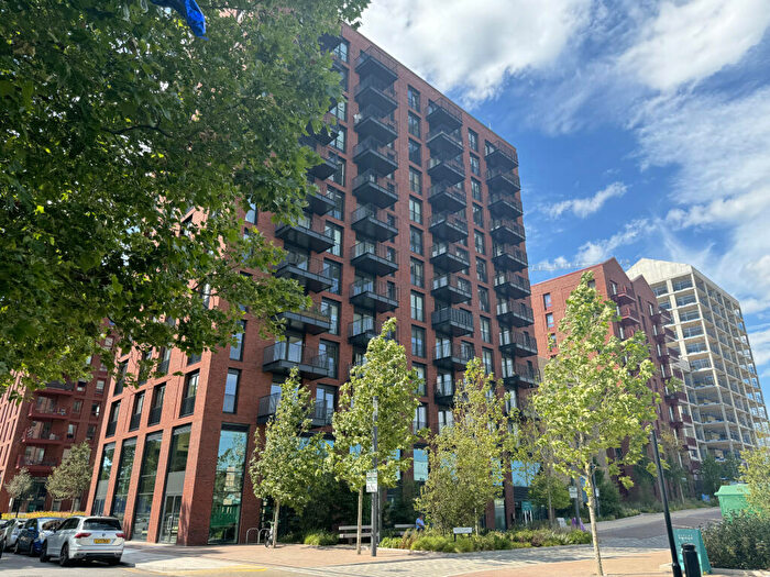 2 Bedroom Flat To Rent In Iris House, Hemlock Street, London, E14