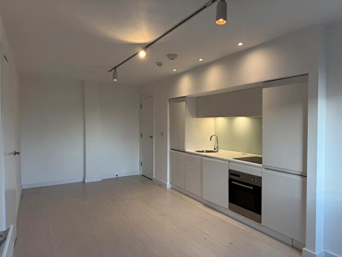2 Bedroom Apartment To Rent In Manor Mills, Leeds City Centre, LS11