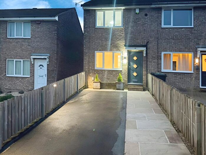 2 Bedroom End Of Terrace House To Rent In Kinder Avenue, Cowlersley, Huddersfield, West Yorkshire, HD4