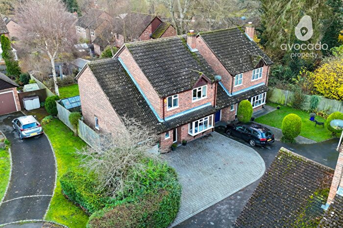 4 Bedroom Link Detached House For Sale In Hermits Close, Burghfield Common, RG7