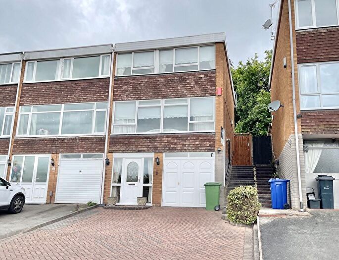 3 Bedroom End Of Terrace House For Sale In Oldswinford - Redhill Close, DY8