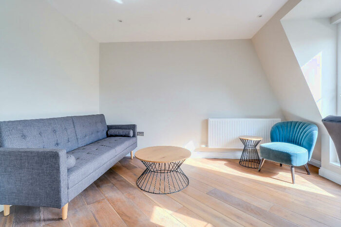 2 Bedroom Penthouse To Rent In Bethnal Green Road, London, E2