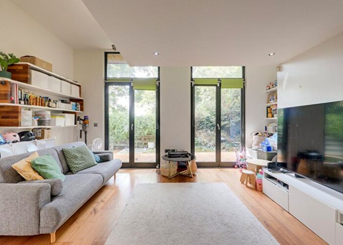 3 Bedroom Semi-Detached House For Sale In Round Hill, Sydenham, London, SE26