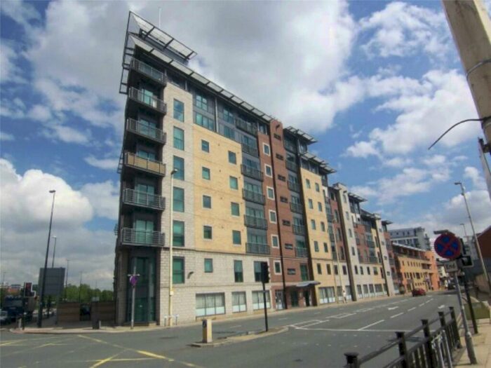 2 Bedroom Flat To Rent In City Point, Chapel Street, City Centre, Salford, M3