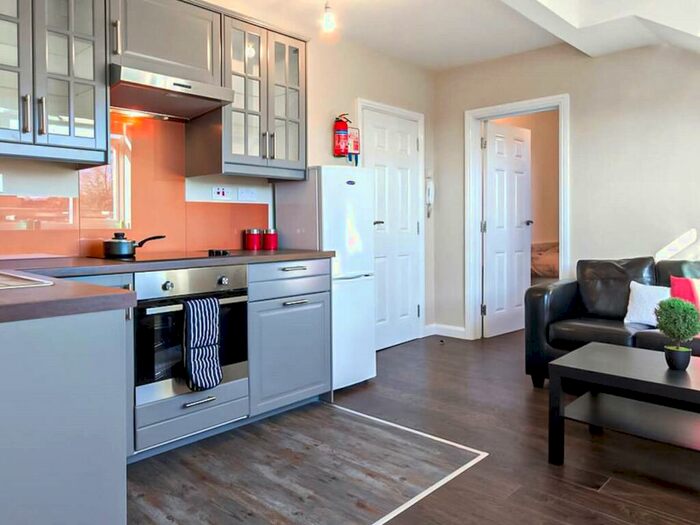 1 Bedroom Apartment To Rent In Darnley Road, Leeds, West Yorkshire, LS16