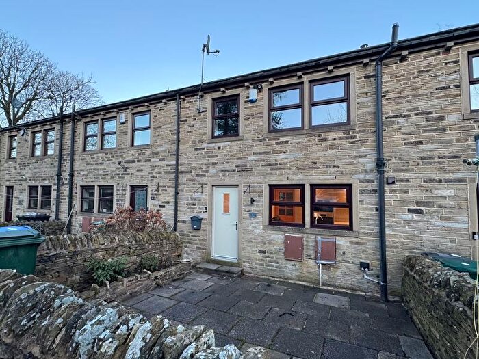 3 Bedroom Terraced House For Sale In Wellfield Gardens, Bradford, BD13