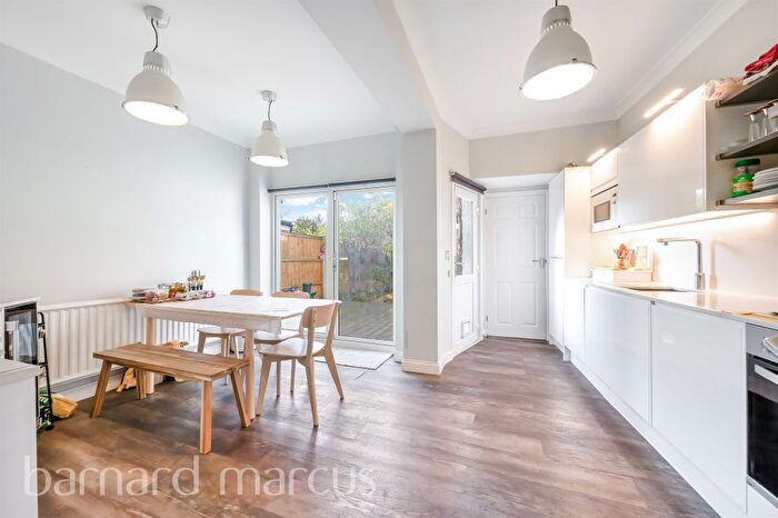 3 Bedroom Semi-detached House For Sale In Harlington Road East, Feltham, TW13