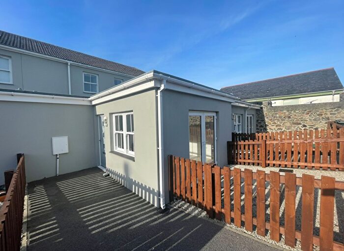 3 Bedroom Property For Sale In South Terrace, Camborne, TR14