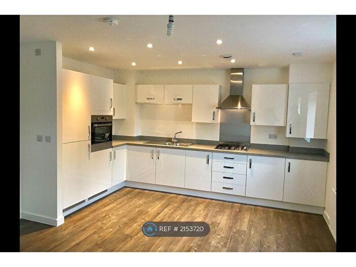 2 Bedroom Flat To Rent In Florence Close, Brentwood, CM13