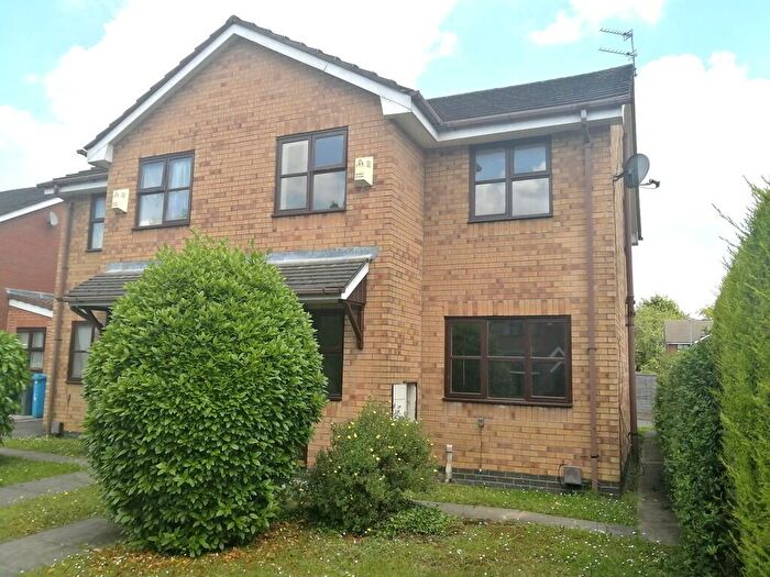 3 Bedroom Mews To Rent In Tagore Close, Victoria Park, M13