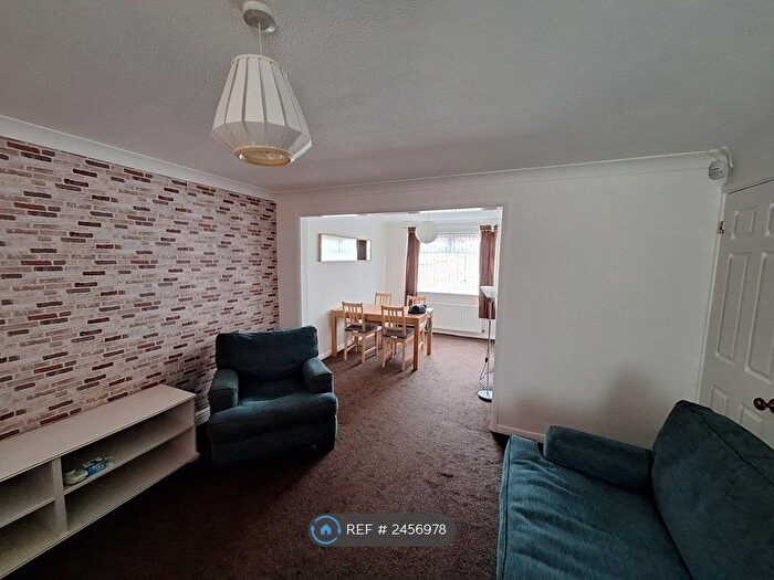 3 Bedroom Terraced House To Rent In Cowdray Court, Newcastle Upon Tyne, NE3